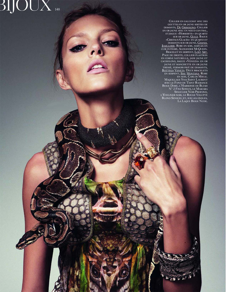 anjarubikforvogueparis2 Vogue Paris Feb 2010 | Anja Rubik by Knoepfel & Indlekofer