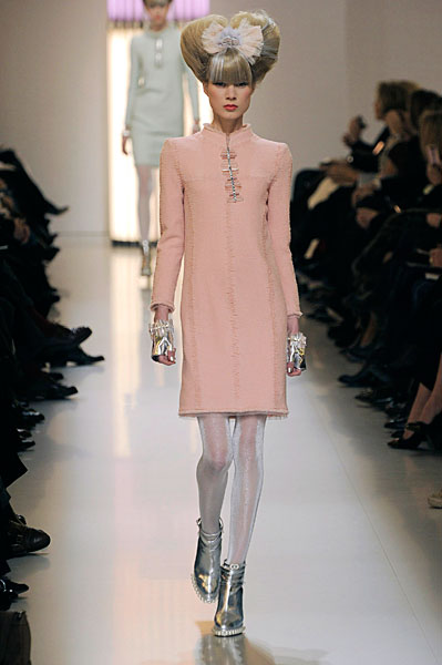 chanelss10couture11 Paris Haute Couture | Chanel Spring 2010 Couture