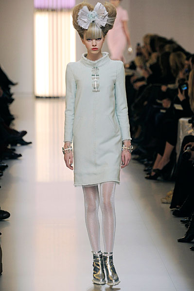 chanelss10couture12 Paris Haute Couture | Chanel Spring 2010 Couture