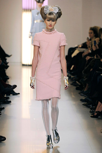 chanelss10couture13 Paris Haute Couture | Chanel Spring 2010 Couture