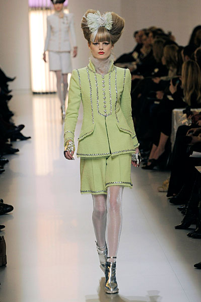 chanelss10couture16 Paris Haute Couture | Chanel Spring 2010 Couture