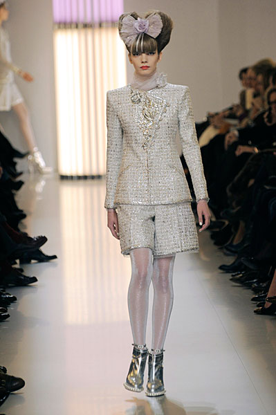 chanelss10couture18 Paris Haute Couture | Chanel Spring 2010 Couture