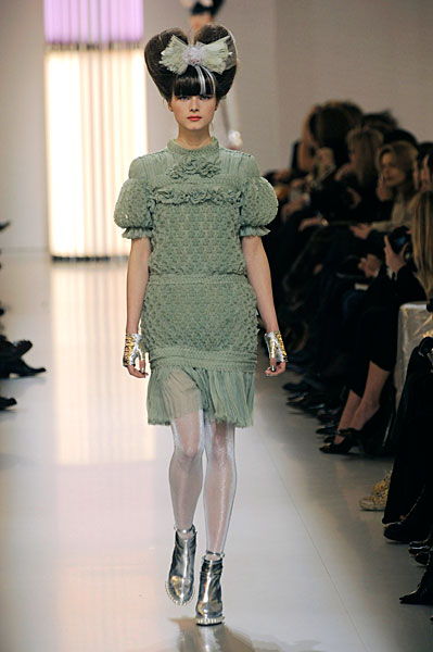 chanelss10couture21 Paris Haute Couture | Chanel Spring 2010 Couture
