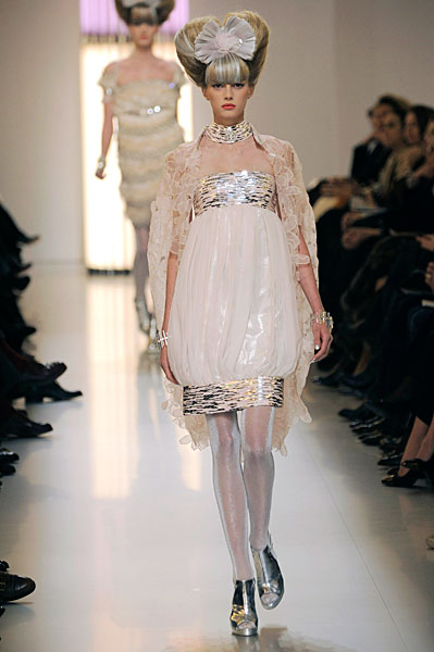 chanelss10couture29 Paris Haute Couture | Chanel Spring 2010 Couture