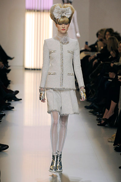 chanelss10couture3 Paris Haute Couture | Chanel Spring 2010 Couture