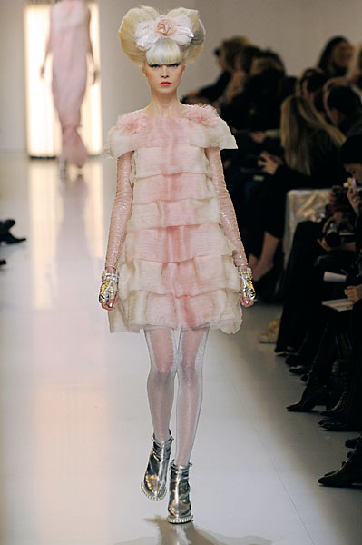 chanelss10couture32 Paris Haute Couture | Chanel Spring 2010 Couture