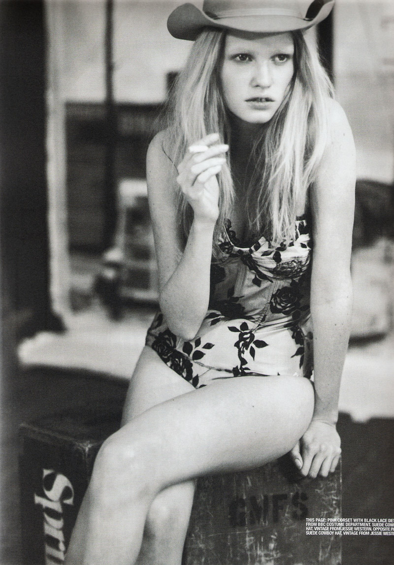 larabeauty4 Morning Beauty | Lara Stone by Paolo Roversi