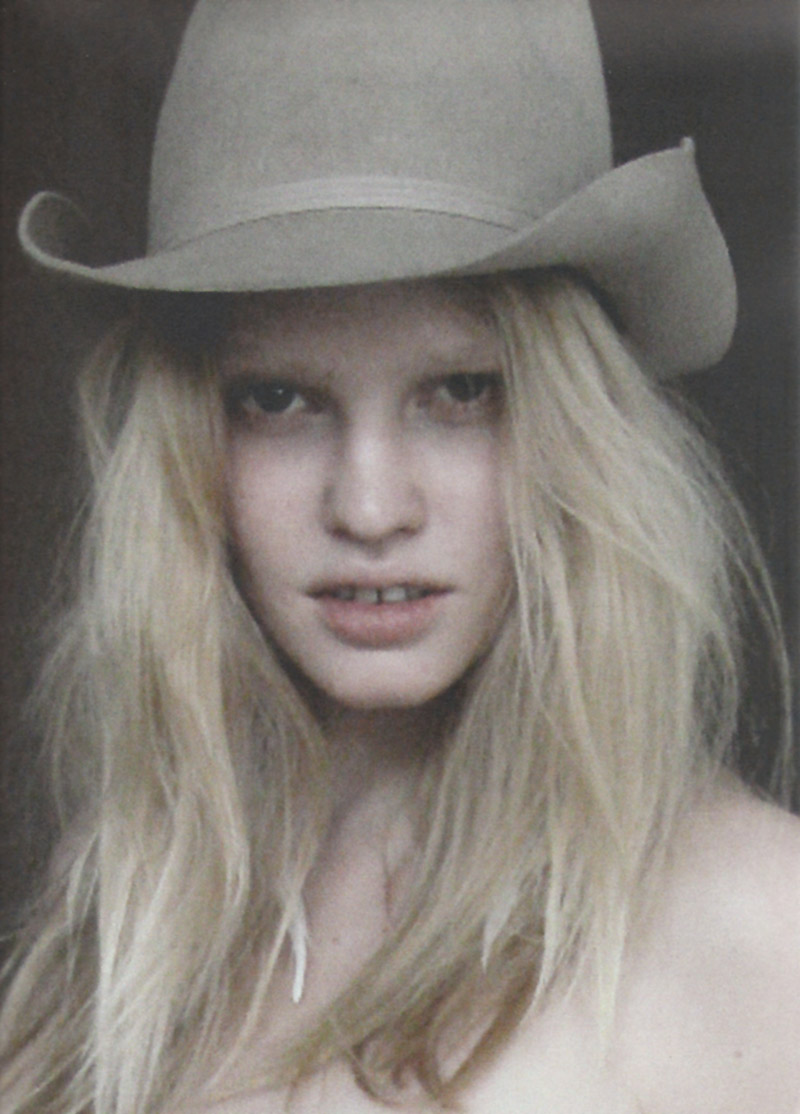 larabeauty5 Morning Beauty | Lara Stone by Paolo Roversi