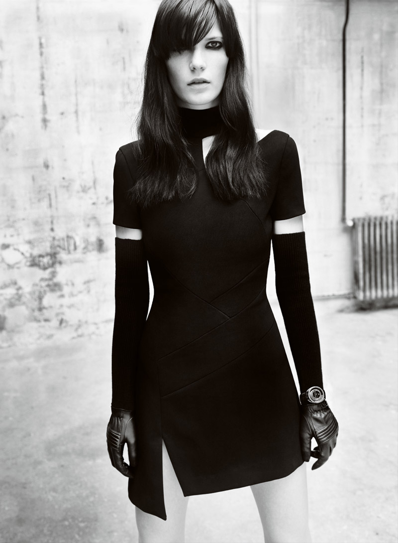 versacecampaign2 Versace Fall 2010 Campaign | Iselin, Anna & Valerija by Mario Testino