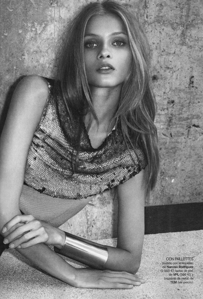 http://imagesgonerogue.com/2010/07/anna-selezneva4.jpg