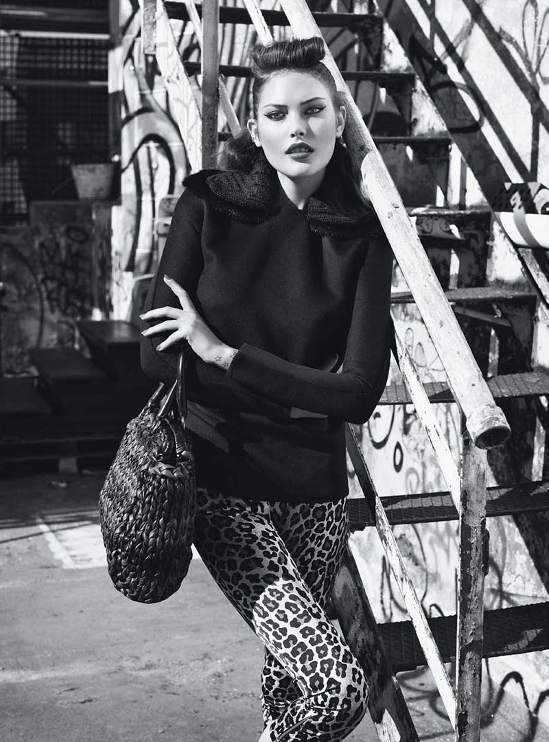 Catherine McNeil for <em>Vogue Australia</em> September 2010 by Max Doyle catherine mcneil15 Catherine McNeil for <em>Vogue Australia</em> September 2010 by Max Doyle