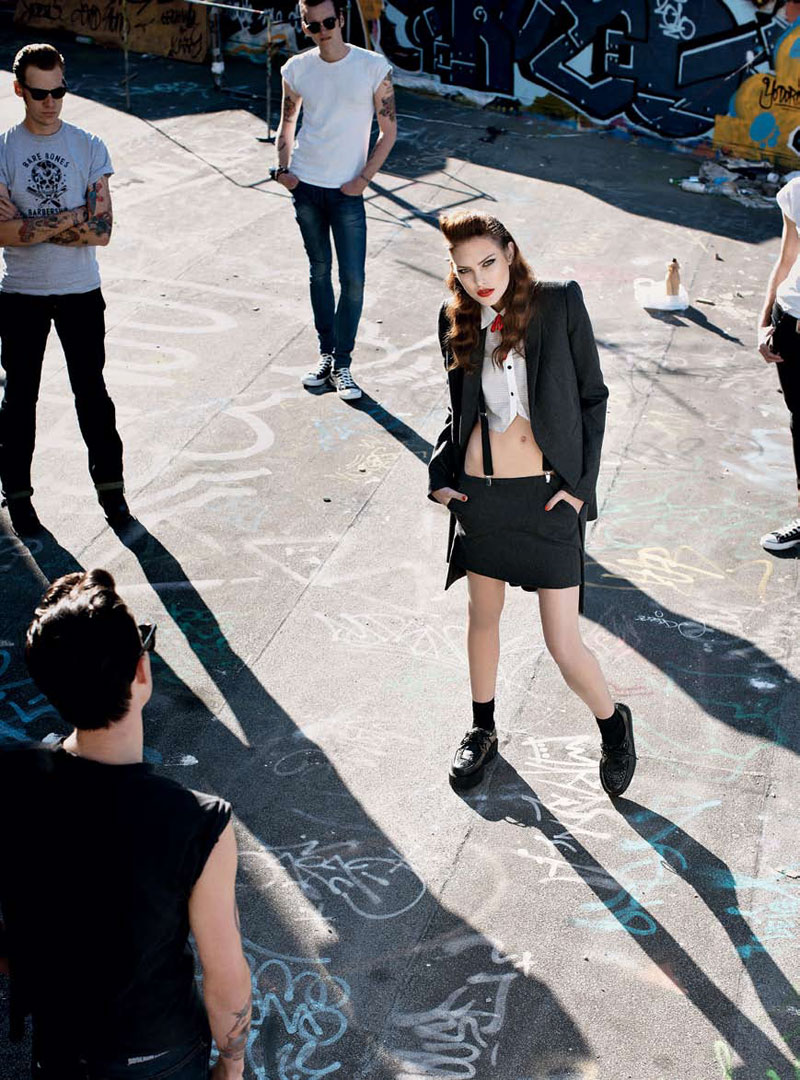 Catherine McNeil for <em>Vogue Australia</em> September 2010 by Max Doyle catherine mcneil7 Catherine McNeil for <em>Vogue Australia</em> September 2010 by Max Doyle