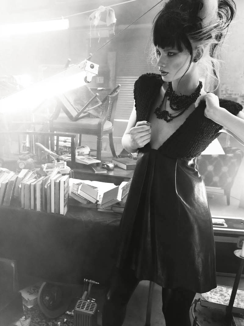 Egle, Daria & Anne Marie by Phil Poynter for <em>Vogue Italia</em> August 2010 phil poynter11 Egle, Daria & Anne Marie by Phil Poynter for <em>Vogue Italia</em> August 2010