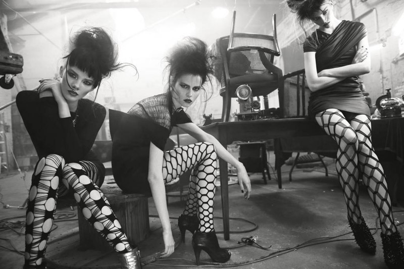 Egle, Daria & Anne Marie by Phil Poynter for <em>Vogue Italia</em> August 2010 phil poynter5 Egle, Daria & Anne Marie by Phil Poynter for <em>Vogue Italia</em> August 2010