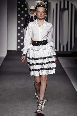 Moschino Spring 2011 | Milan Fashion Week moschinospring13 Moschino Spring 2011 | Milan Fashion Week