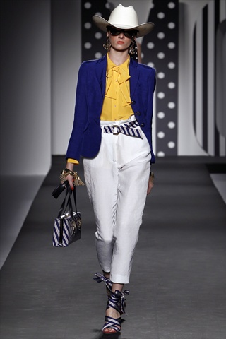 Moschino Spring 2011 | Milan Fashion Week moschinospring16 Moschino Spring 2011 | Milan Fashion Week