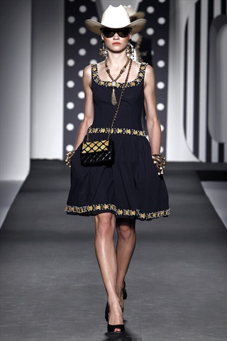 Moschino Spring 2011 | Milan Fashion Week moschinospring17 Moschino Spring 2011 | Milan Fashion Week