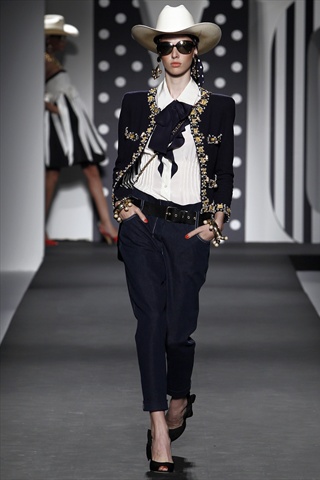 Moschino Spring 2011 | Milan Fashion Week moschinospring18 Moschino Spring 2011 | Milan Fashion Week