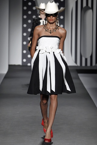 Moschino Spring 2011 | Milan Fashion Week moschinospring19 Moschino Spring 2011 | Milan Fashion Week