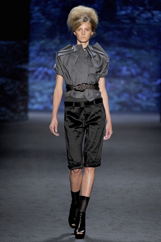 verawangspring42 Vera Wang Spring 2011 | New York Fashion Week