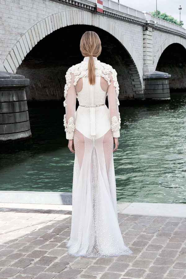 Givenchy Fall 2011 Couture | Paris Haute Couture givenchycouture2 Givenchy Fall 2011 Couture | Paris Haute Couture