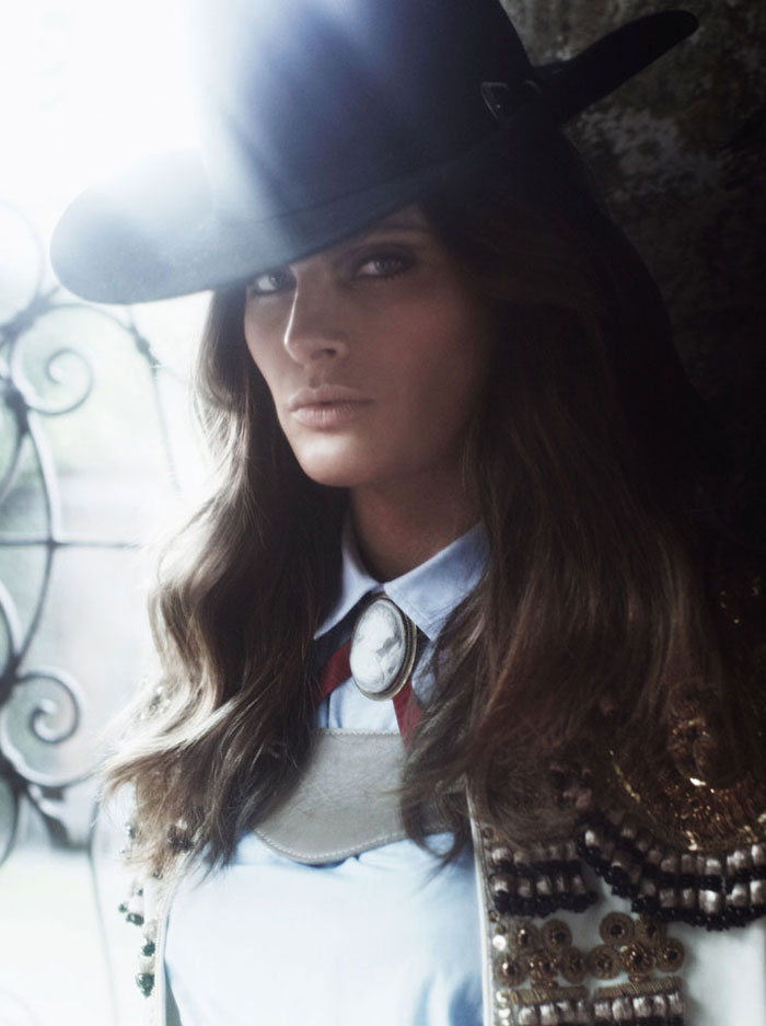 Isabeli Fontana by Alexi Lubomirski for <em>Vogue Spain</em> February 2012 isabeli fontana11 Isabeli Fontana by Alexi Lubomirski for <em>Vogue Spain</em> February 2012