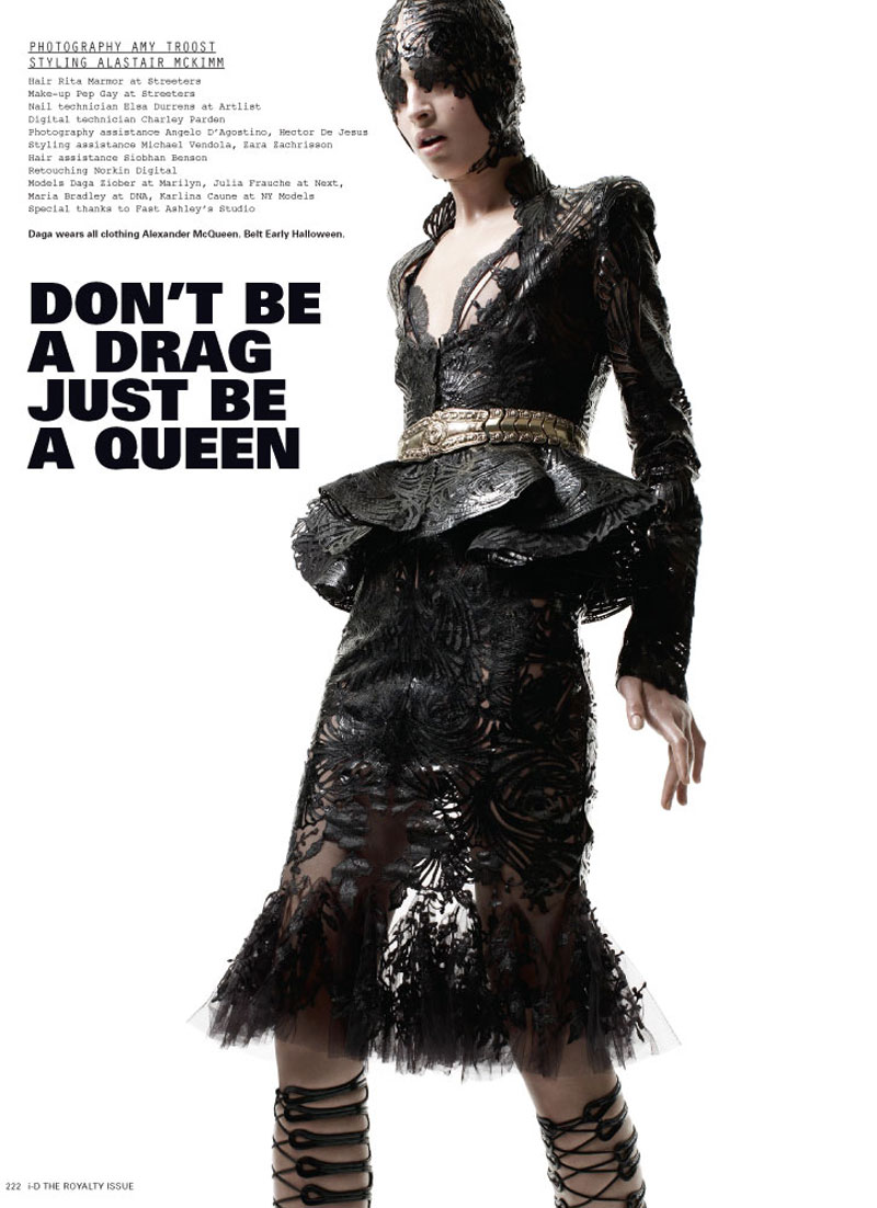 queen1 Julia Frauche, Karlina Caune, Daga Ziober & Maria Bradley by Amy Troost for i D Spring 2012