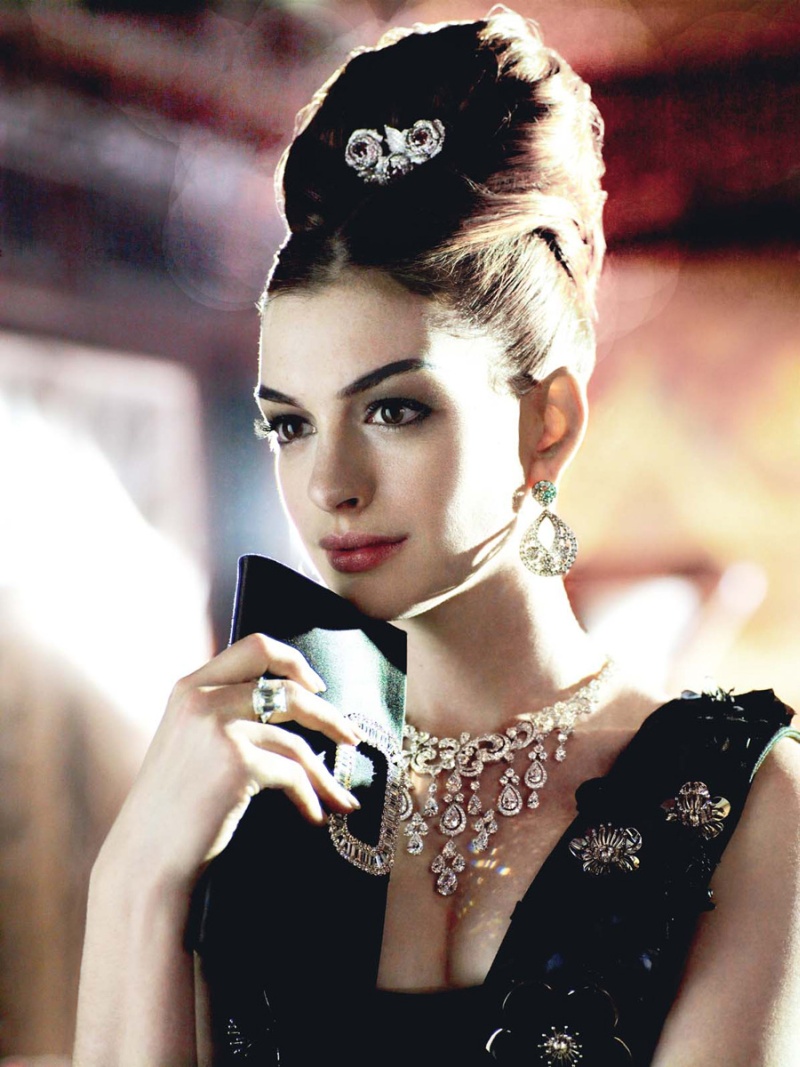 Anne Hathaway for <em>Vogue US</em> November 2010 by Mario Testino anne hathaway6 Anne Hathaway for <em>Vogue US</em> November 2010 by Mario Testino