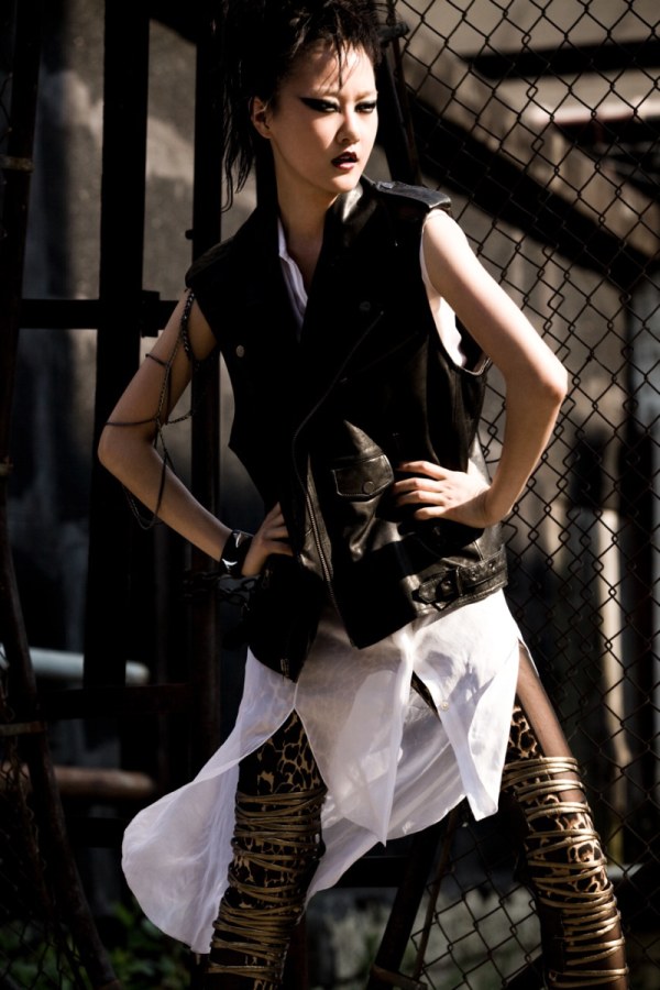 Hyoni Kang by Alexander Neumann for <em>Dazed & Confused Korea</em> dazedkorea Hyoni Kang by Alexander Neumann for <em>Dazed & Confused Korea</em>