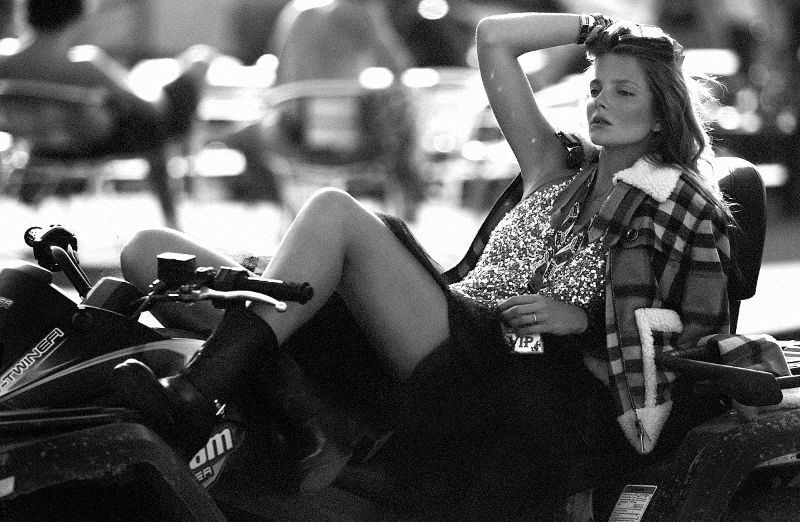 Eniko Mihalik by Zoltan Tombor for <em>Glamour Hungary</em> eniko glamour1 Eniko Mihalik by Zoltan Tombor for <em>Glamour Hungary</em>