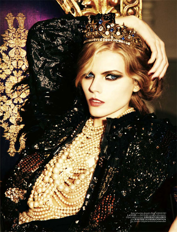 Maryna Linchuk for <em>Vogue Turkey</em> December 2010 by Ellen von Unwerth maryna linchuk Maryna Linchuk for <em>Vogue Turkey</em> December 2010 by Ellen von Unwerth