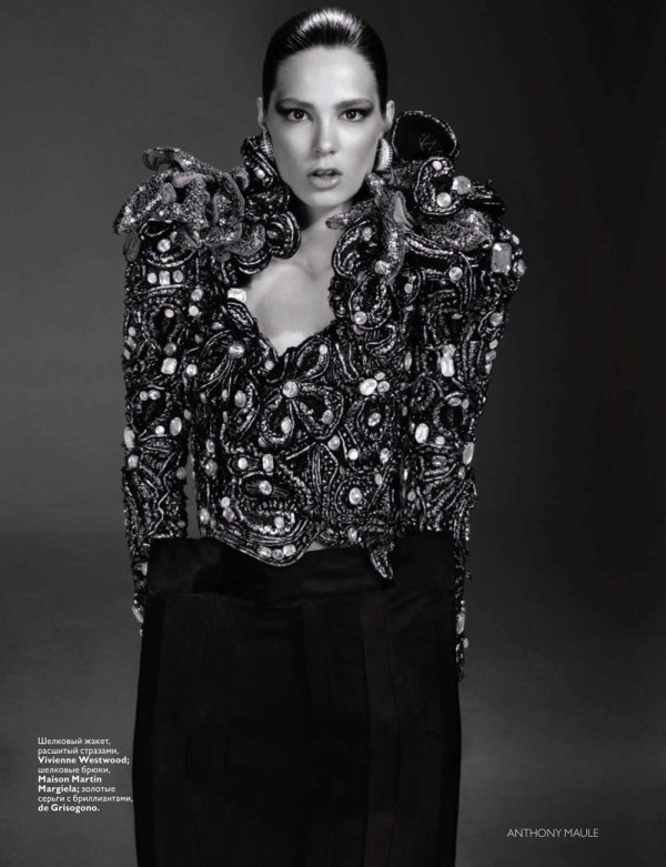 Caroline Brasch Nielsen by Anthony Maule for <em>Vogue Russia</em> January 2011 caroline brasch nielsen Caroline Brasch Nielsen by Anthony Maule for <em>Vogue Russia</em> January 2011