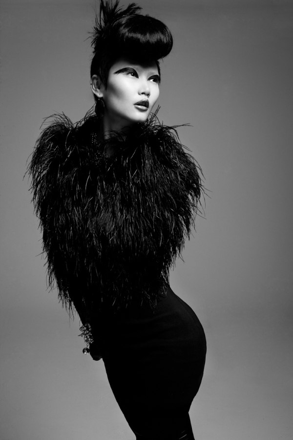 Gwen Lu by Jeff Tse in Black Swan swan Gwen Lu by Jeff Tse in Black Swan