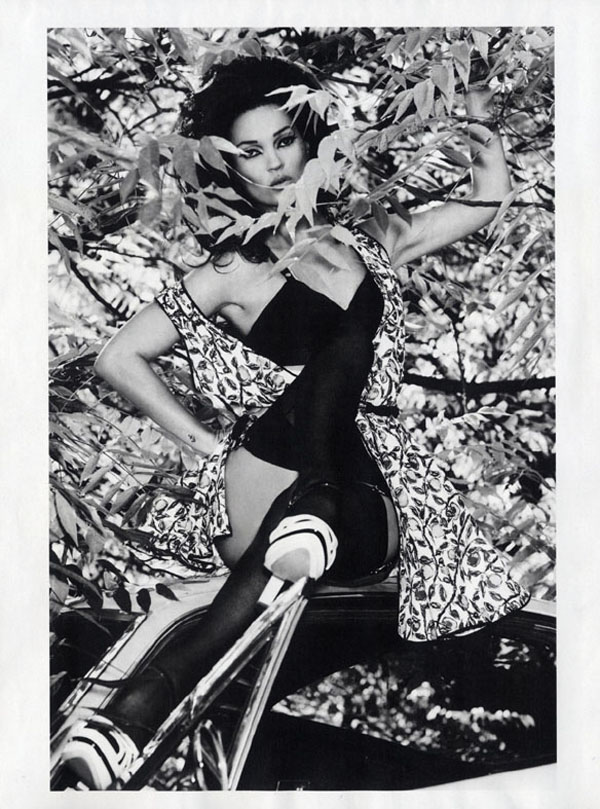 Kate Moss by Nick Knight for <em>Vogue Italia</em> December 2010 kate italia2 Kate Moss by Nick Knight for <em>Vogue Italia</em> December 2010