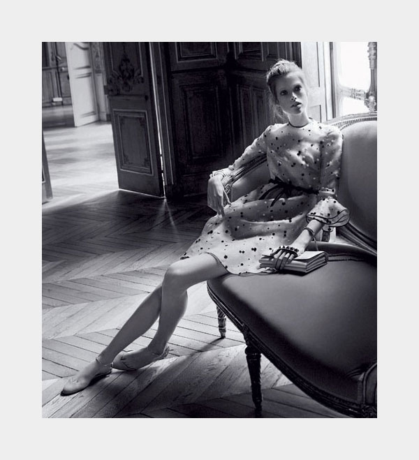 Valentino Spring 2011 Campaign Preview | Julia Saner by David Sims valentino Valentino Spring 2011 Campaign Preview | Julia Saner by David Sims