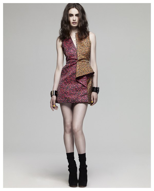 Pauline Van der Cruysse & Dasha Sushko by Simon Cave in Something She Said cave Pauline Van der Cruysse & Dasha Sushko by Simon Cave in Something She Said
