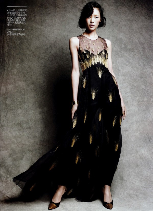 Liu Wen in Chanel by Victor Demarchelier for <em>Vogue China</em> February 2011 liu wen Liu Wen in Chanel by Victor Demarchelier for <em>Vogue China</em> February 2011
