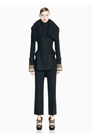 alexandermcqueenprefall32 Alexander McQueen Pre Fall 2011