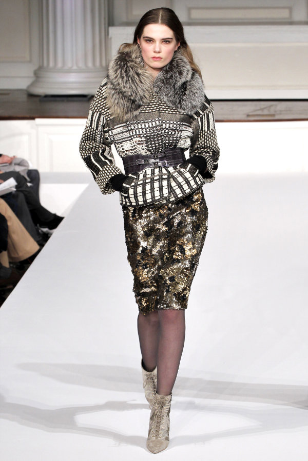 oscardelarentafall5 Oscar de la Renta Fall 2011 | New York Fashion Week