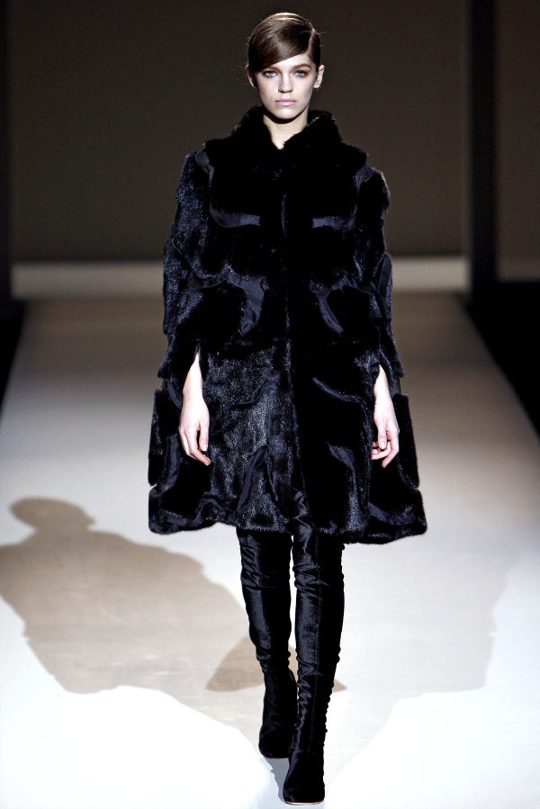 Alberta Ferretti Fall 2011 | Milan Fashion Week albertaferrettifall39 Alberta Ferretti Fall 2011 | Milan Fashion Week