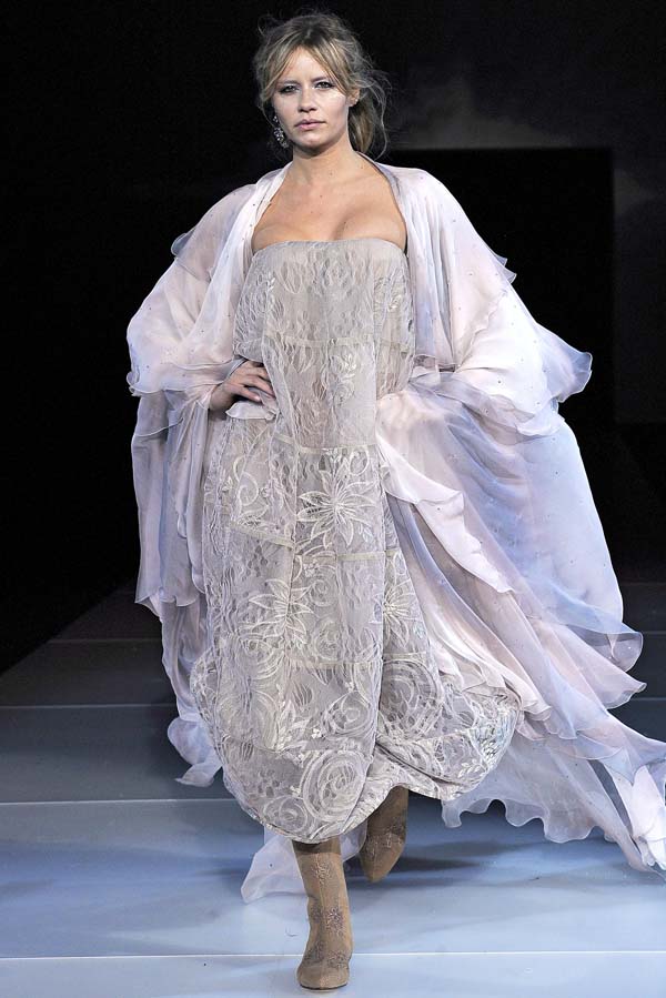 giorgioarmanifall53 Giorgio Armani Fall 2011 | Milan Fashion Week