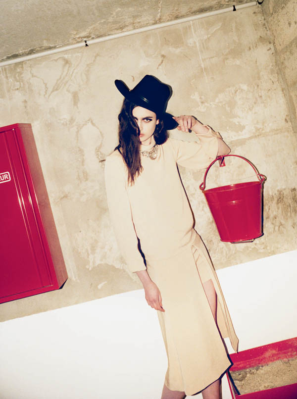 Pauline Van der Cruysse by Arnaud Pyvka for <em>Grey</em> S/S 2011 pauline Pauline Van der Cruysse by Arnaud Pyvka for <em>Grey</em> S/S 2011