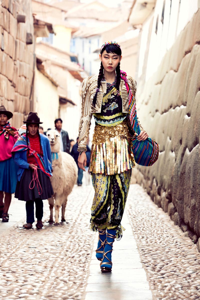 HanHyeJinVK15 Han Hye Jin Embraces the Colors of Peru in Vogue Koreas July Issue by Alexander Neumann