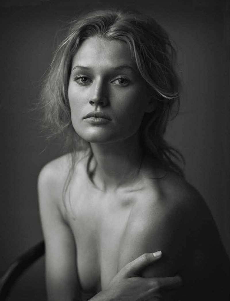 LindberghVogue00 Peter Lindbergh Captures Julia Stegner, Toni Garrn, Katrin Thormann & Others Celebrating Bare Faced Beauty for Vogue Germany