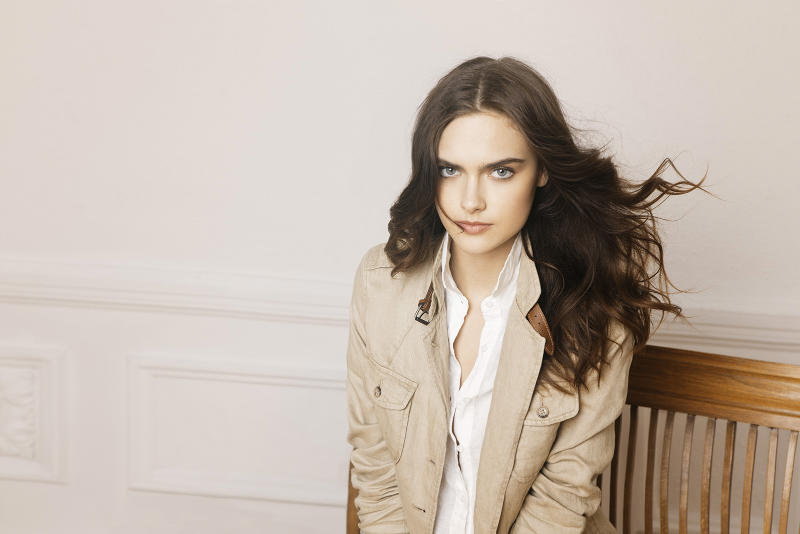Massimo Dutti April 2011 Lookbook | Zuzana Gregorova by Gemma Edo massimo15 Massimo Dutti April 2011 Lookbook | Zuzana Gregorova by Gemma Edo
