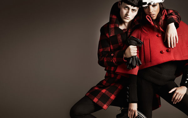 Jourdan Dunn & Cara Delevingne for Burberry Fall 2011 Campaign by Mario Testino burberry0 Jourdan Dunn & Cara Delevingne for Burberry Fall 2011 Campaign by Mario Testino