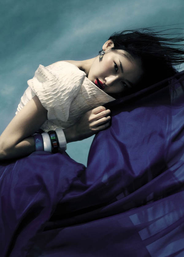 Dinara Chetyrova by Jamie Nelson for <i>Elle Vietnam</i> July 2011 ellev7 Dinara Chetyrova by Jamie Nelson for <i>Elle Vietnam</i> July 2011