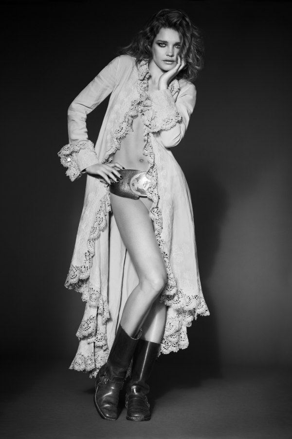 Natalia Vodianova in Ralph Lauren for <em>Harpers Bazaar Russia</em> April 2011 natalia vodianova Natalia Vodianova in Ralph Lauren for <em>Harpers Bazaar Russia</em> April 2011