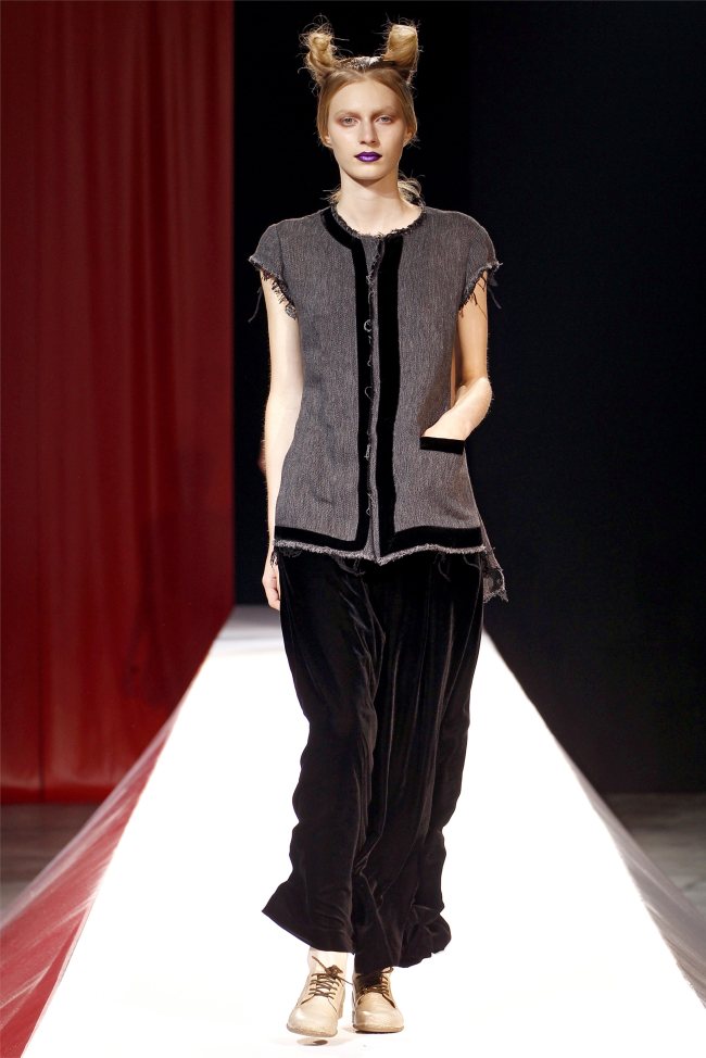 Yohji Yamamoto Spring 2012 | Paris Fashion Week