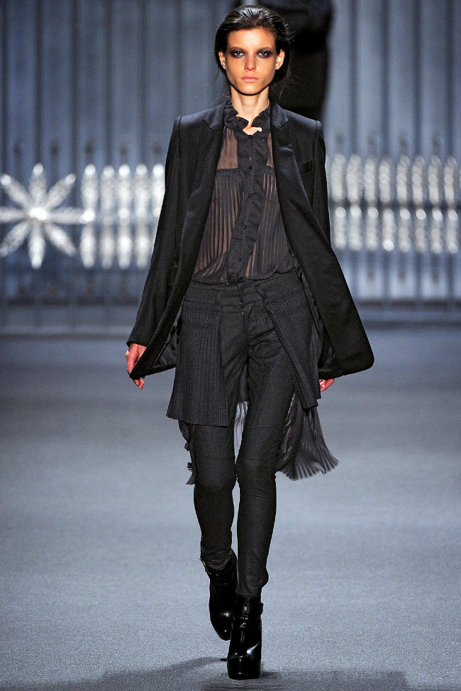 Vera Wang Fall 2011 | New York Fashion Week